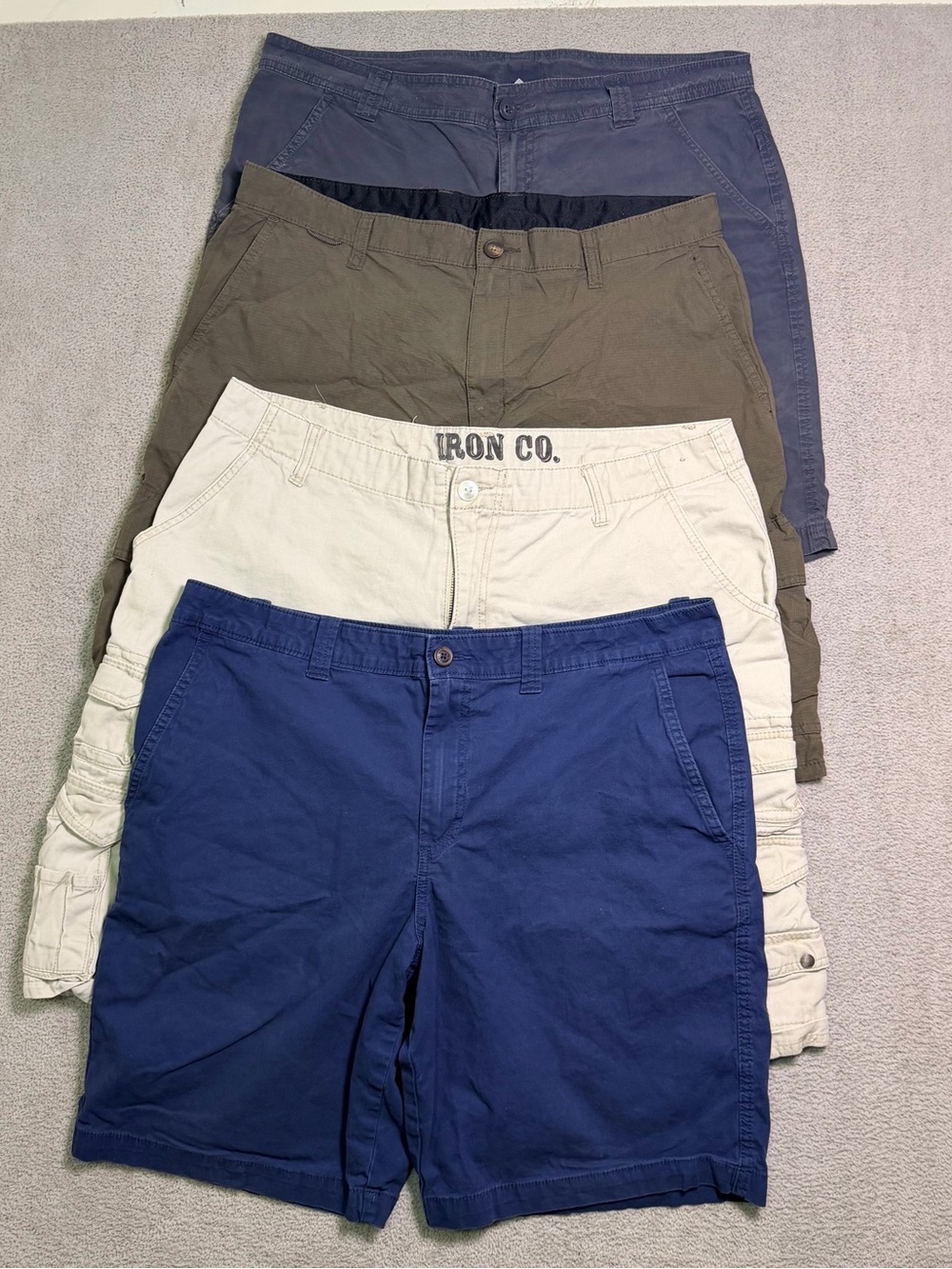 Bundle Of 4 Cargo Shorts Men’s 36 Waist Outerwear Columbia Dickies Magellan